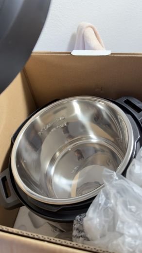 Instant Pot IP-DUO60 6 qt. 7-in1 Electric Pressure Cooker - Black/Silver